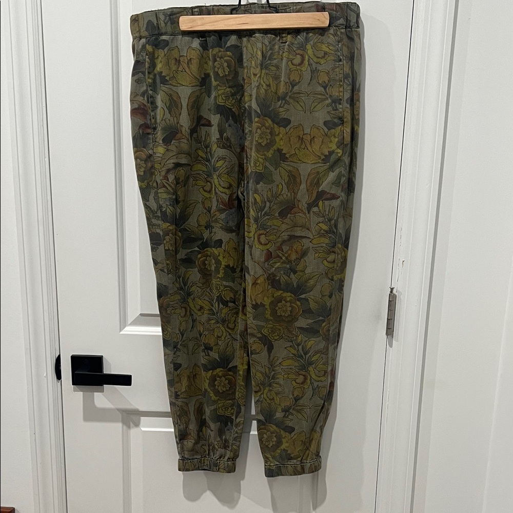 #836 PAM & GELA Striking Floral Patterned Olive Green Women's Lyocell Pants